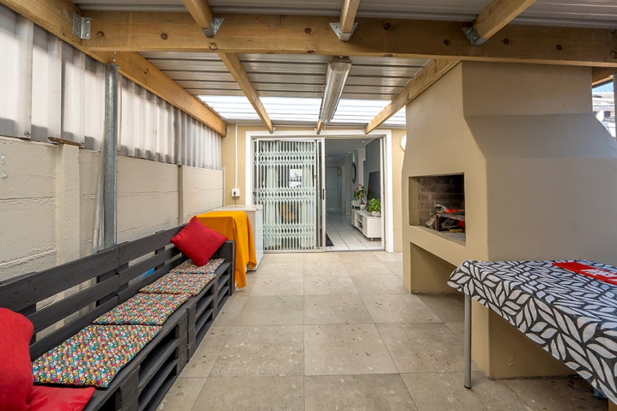 2 Bedroom Property for Sale in Thornton Western Cape